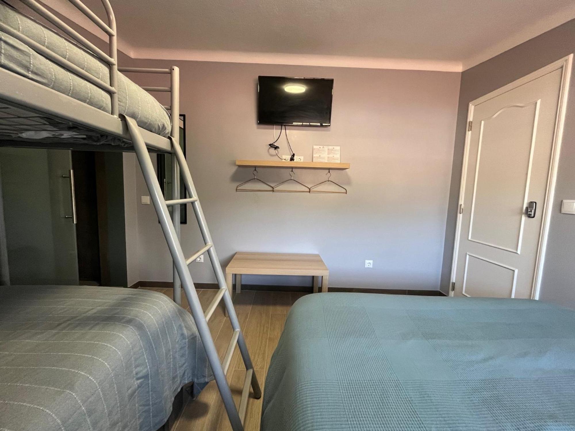 Sintra Breeze - Sun, Pool & Kitchen Hotel Mem Martins Bagian luar foto